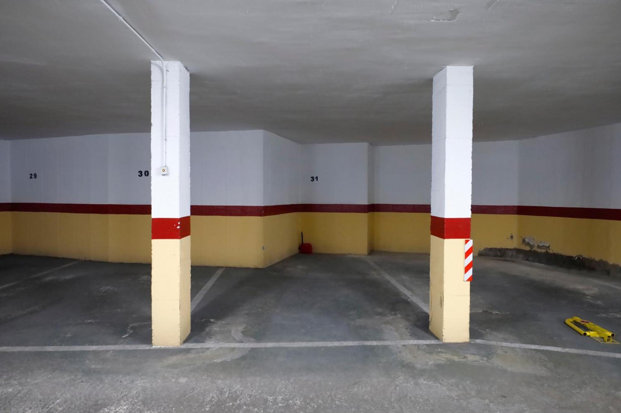 R & T Cordoba Center Apartamentos - Parking エクステリア 写真