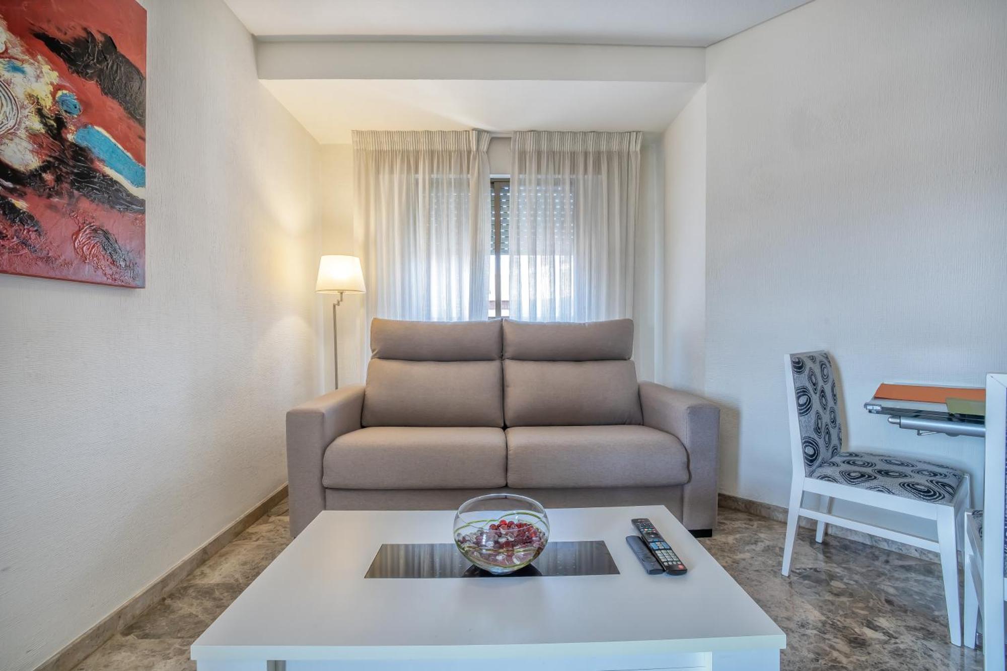 R & T Cordoba Center Apartamentos - Parking エクステリア 写真