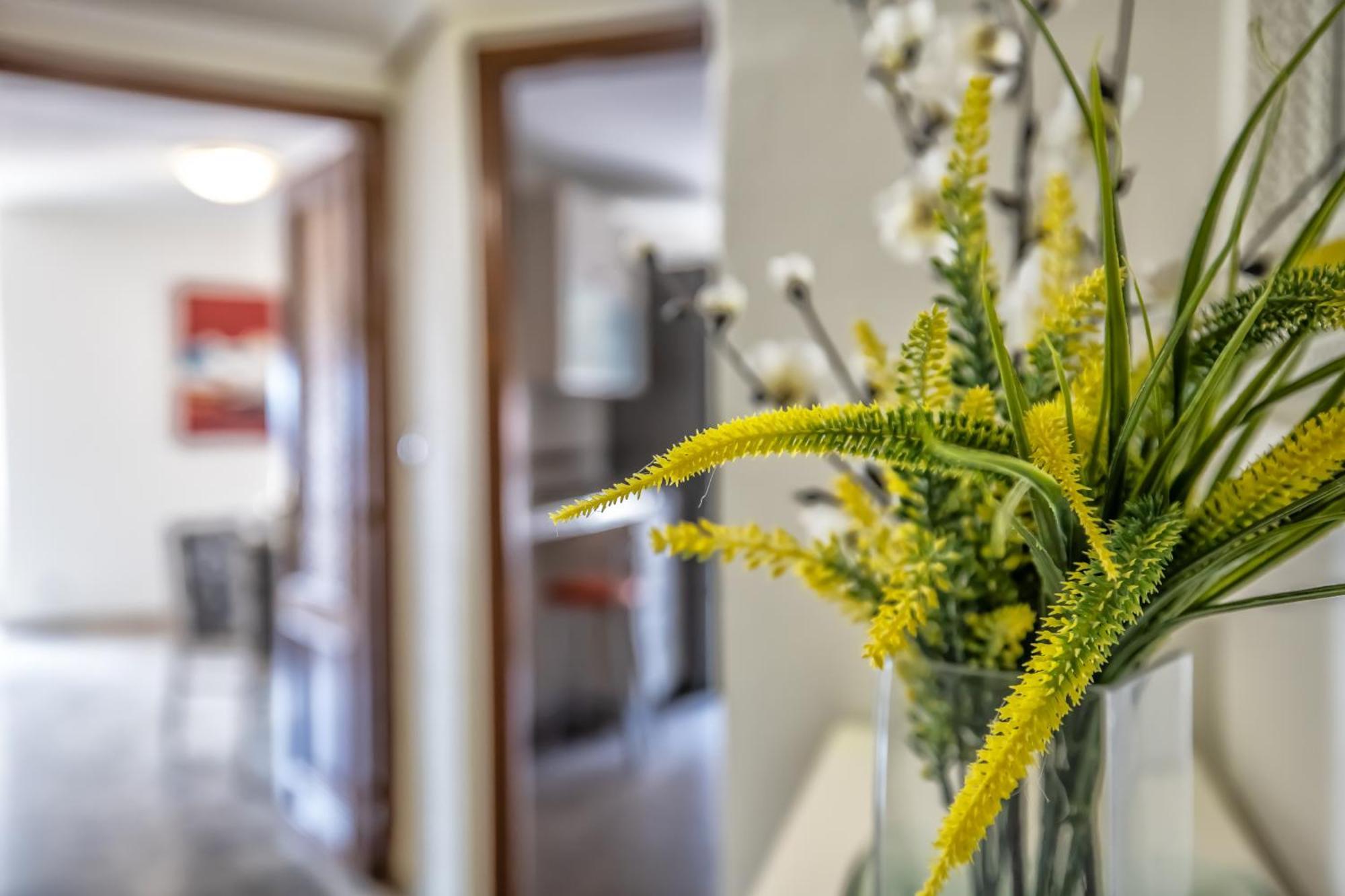 R & T Cordoba Center Apartamentos - Parking エクステリア 写真
