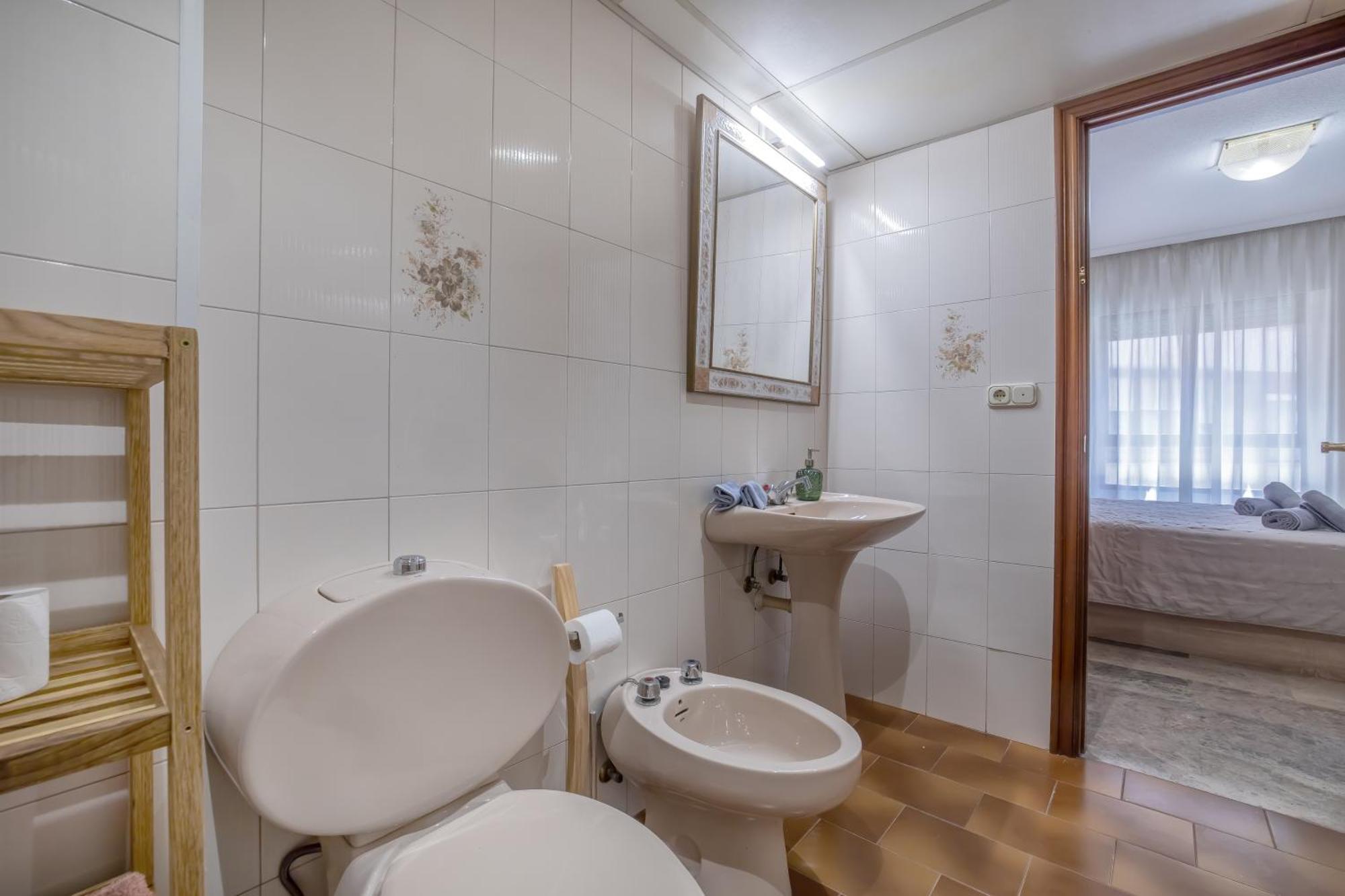 R & T Cordoba Center Apartamentos - Parking エクステリア 写真