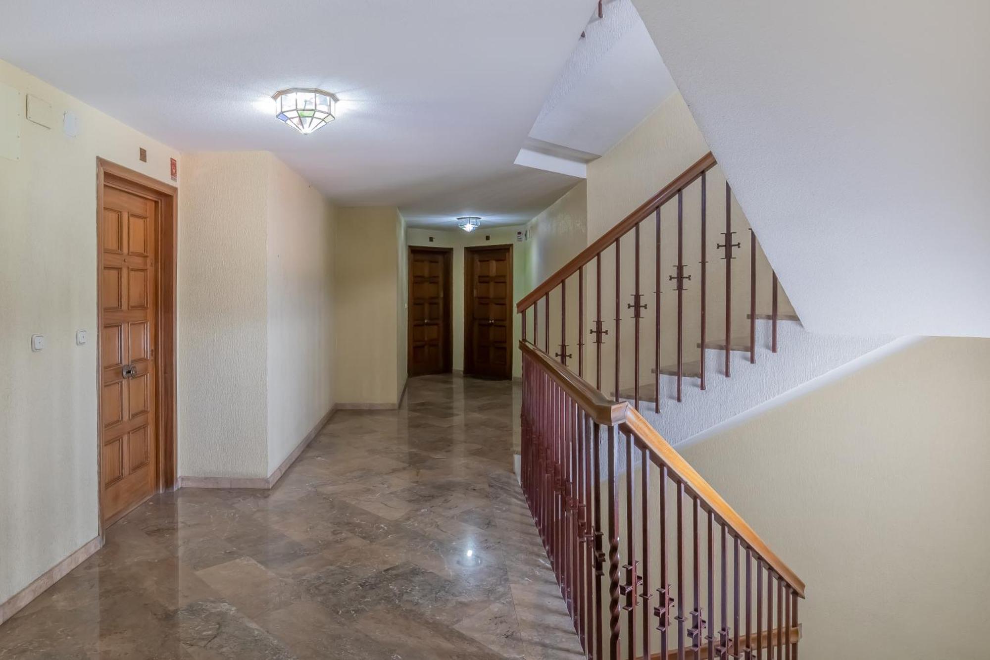 R & T Cordoba Center Apartamentos - Parking エクステリア 写真