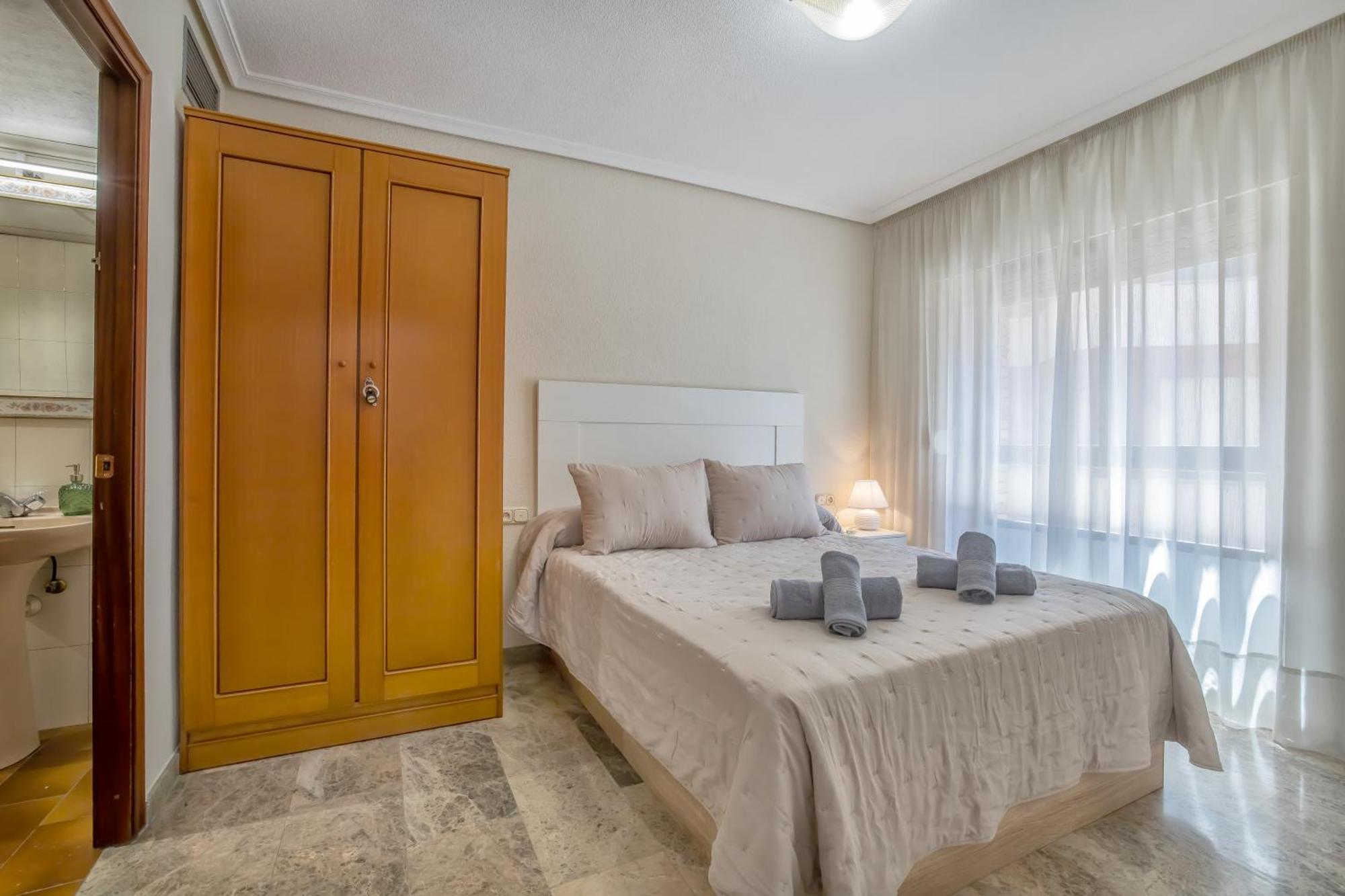 R & T Cordoba Center Apartamentos - Parking エクステリア 写真