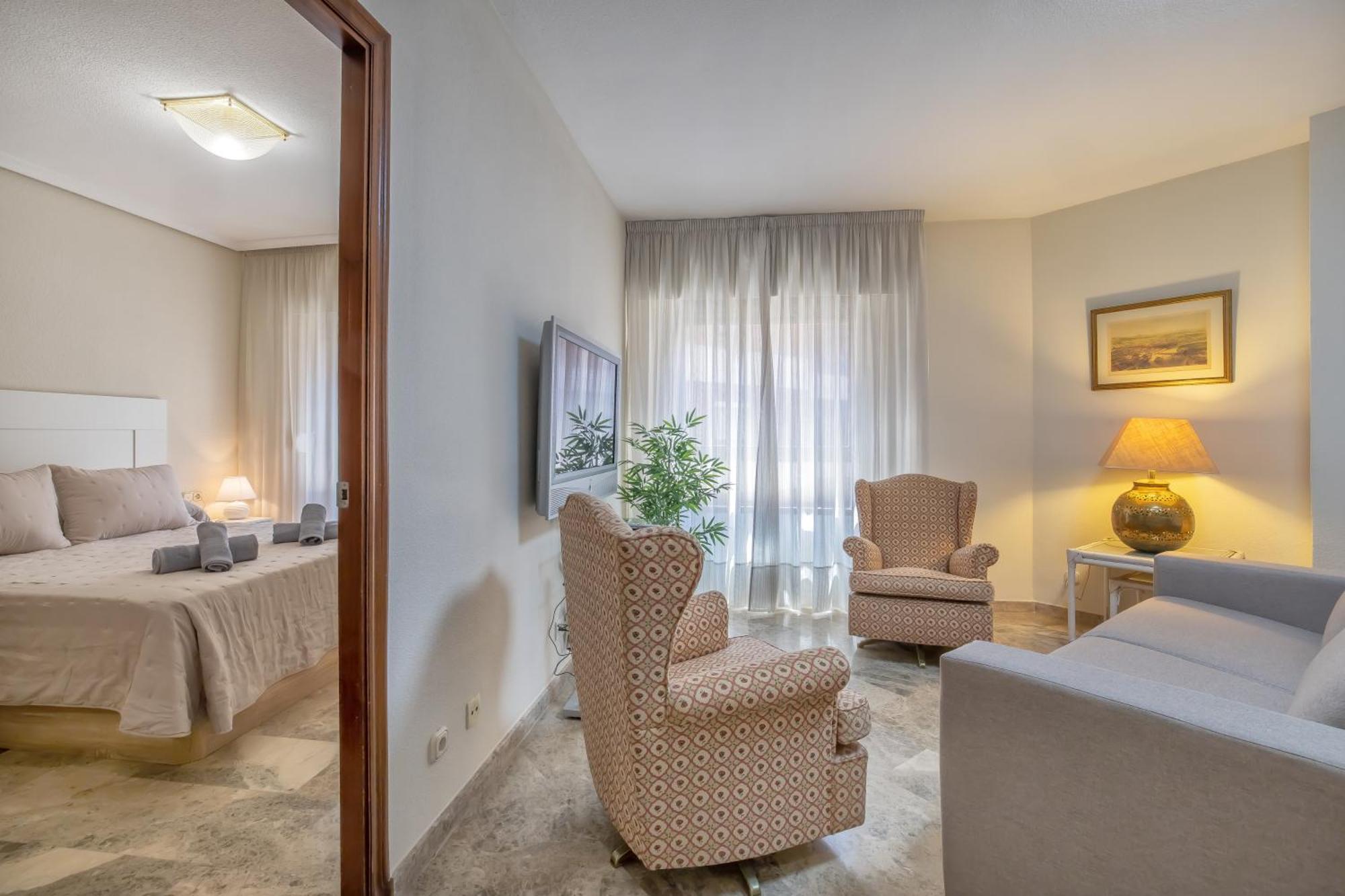 R & T Cordoba Center Apartamentos - Parking エクステリア 写真
