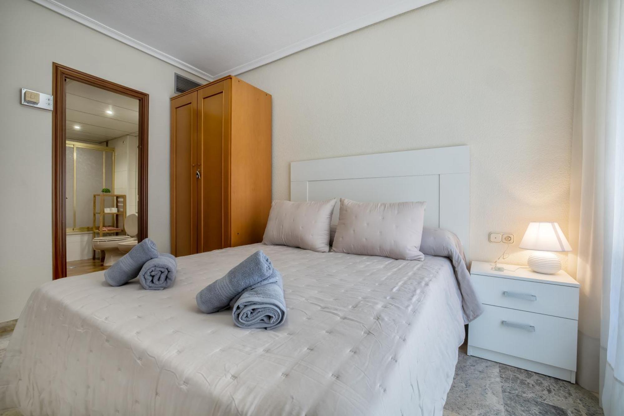 R & T Cordoba Center Apartamentos - Parking エクステリア 写真