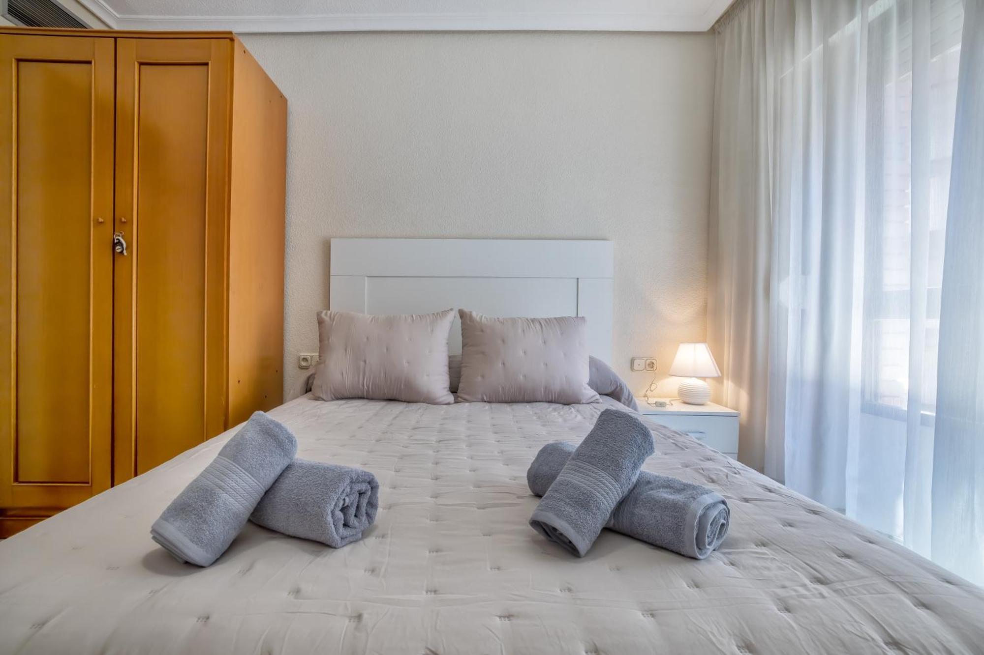 R & T Cordoba Center Apartamentos - Parking エクステリア 写真