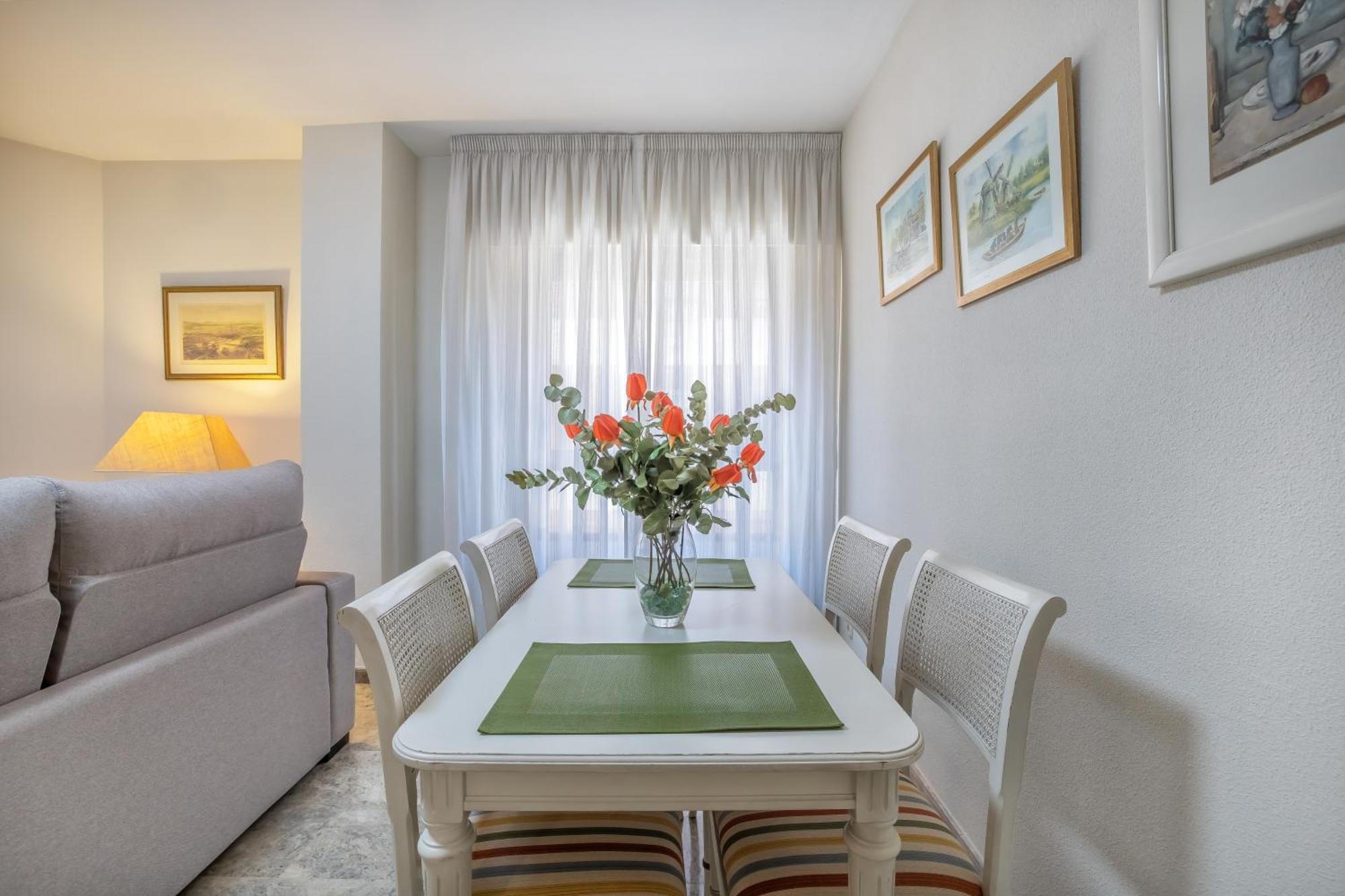 R & T Cordoba Center Apartamentos - Parking エクステリア 写真